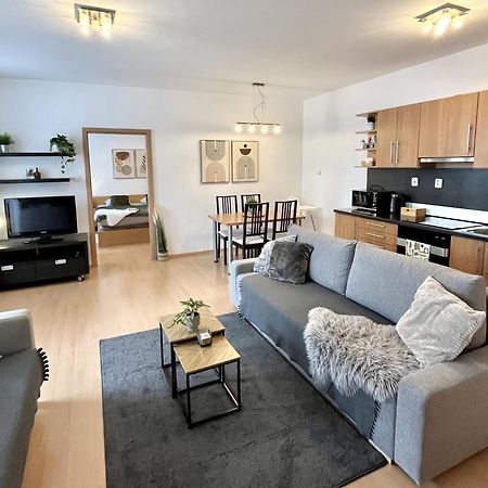 Apartment Tina - Old Town, Ac, Free Private Parking Bratislava Exterior photo