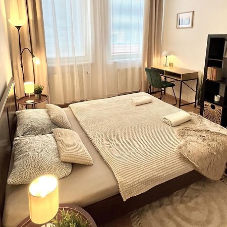 Apartment Tina - Old Town, Ac, Free Private Parking Bratislava Exterior photo
