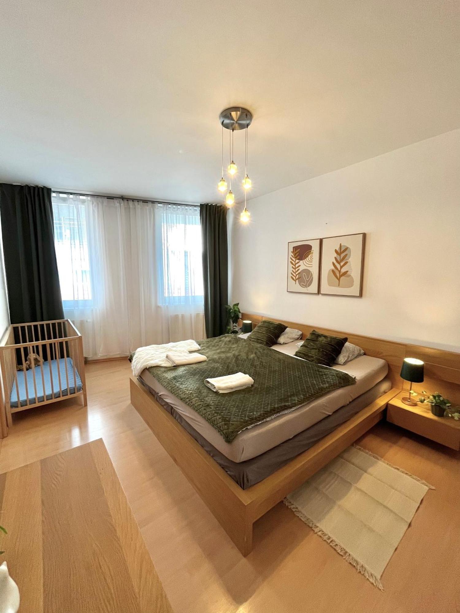 Apartment Tina - Old Town, Ac, Free Private Parking Bratislava Exterior photo