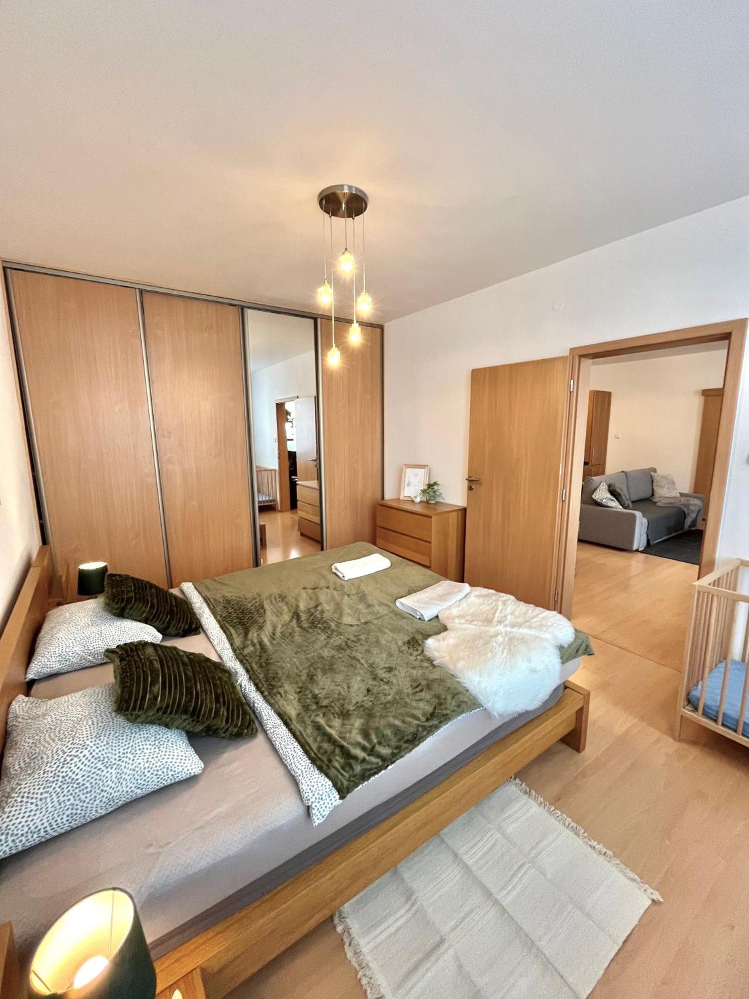 Apartment Tina - Old Town, Ac, Free Private Parking Bratislava Exterior photo