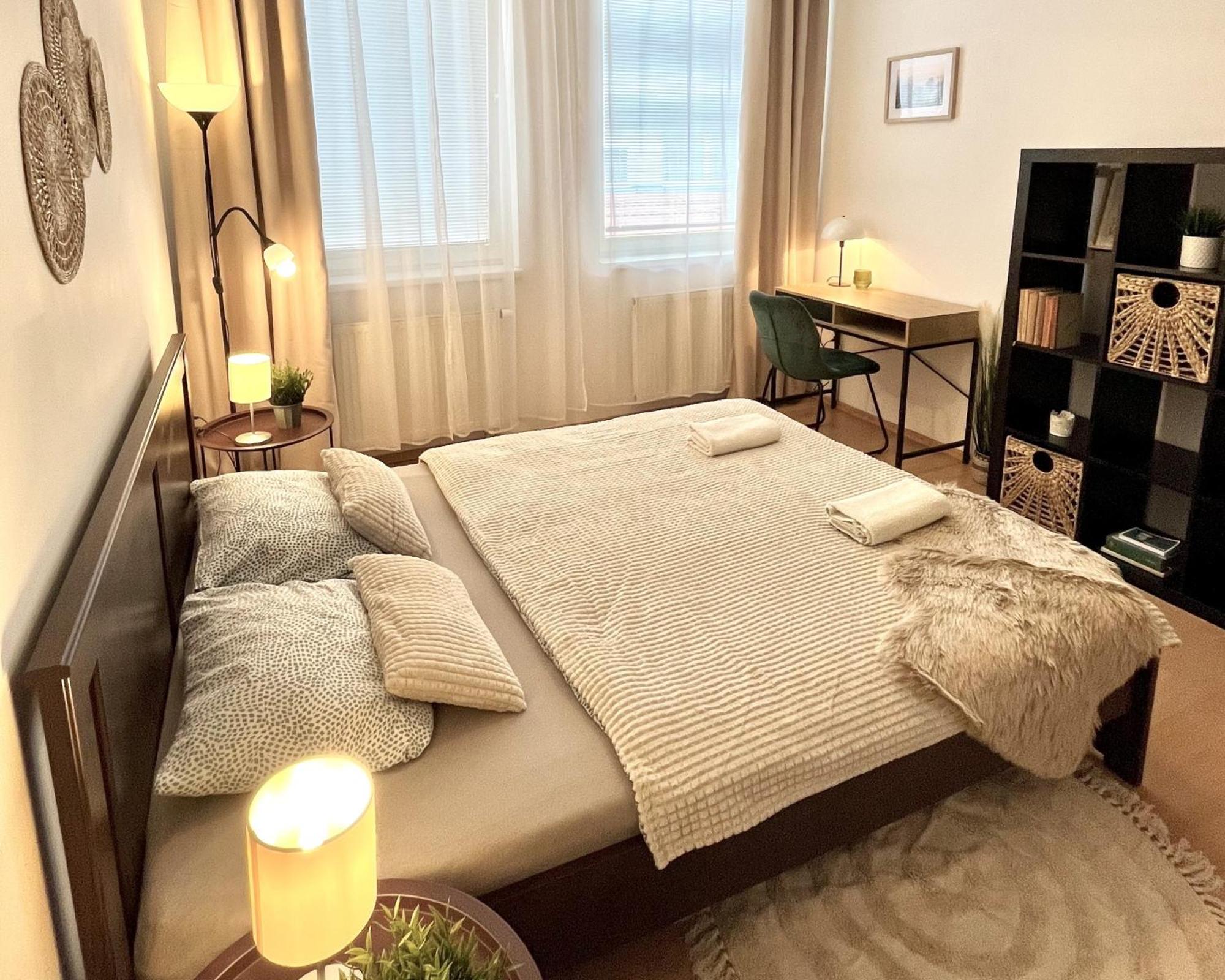 Apartment Tina - Old Town, Ac, Free Private Parking Bratislava Exterior photo